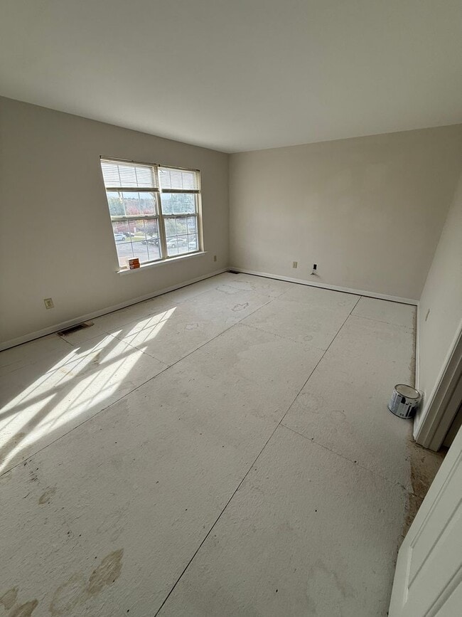 Building Photo - Collegeville 3 Bed / 1.5 Bath Twin Home