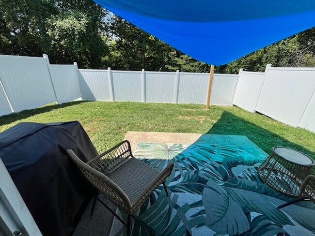 Building Photo - 433 Spring Ave