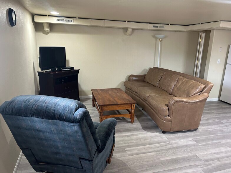 Building Photo - 1109 Alder St