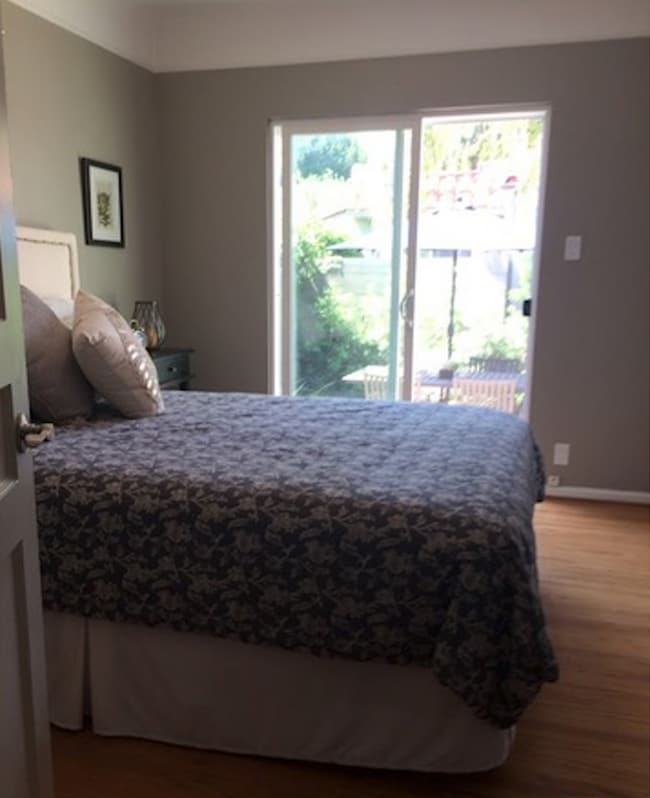 Building Photo - This charming, updated 2-bedroom, 2-bathroom home in a great Culver City location is now available!