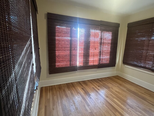 Sunporch - 1025 Maryland St