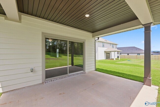 Building Photo - 7211 Holly Creek Dr SE