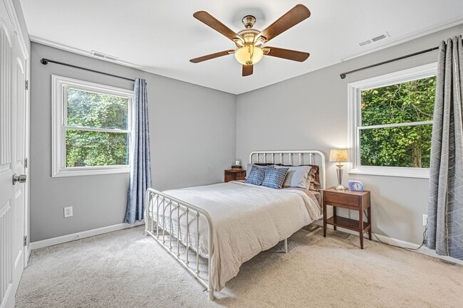 Building Photo - 2601 Bristol Pl