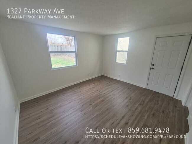 Building Photo - 1327 Parkway Ave