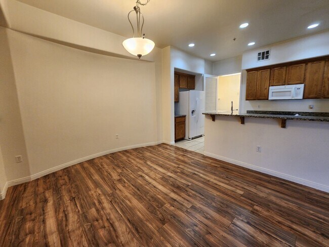 Building Photo - 44 E Serene Ave