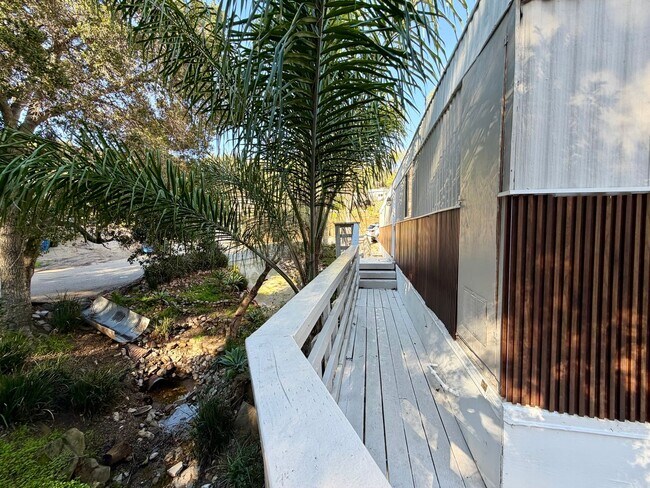 Building Photo - Charming 2 bed 2 bath home in Simi Valley!