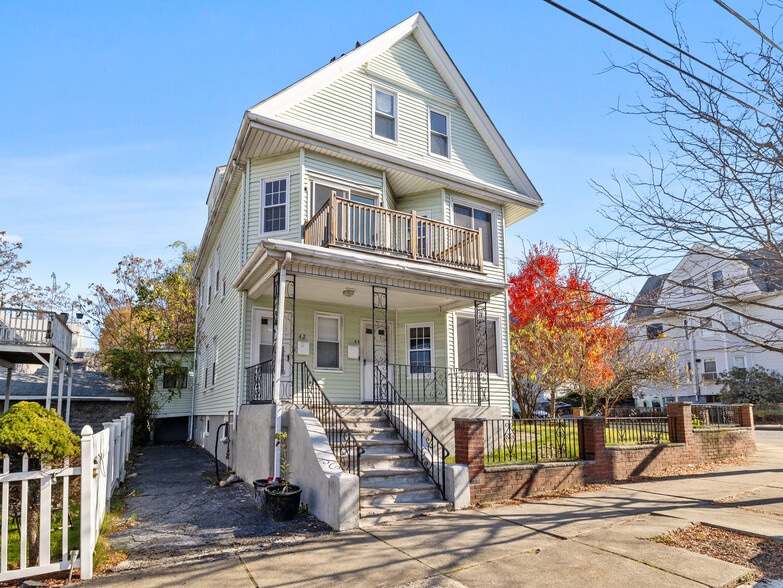 Building Photo - 42 William St