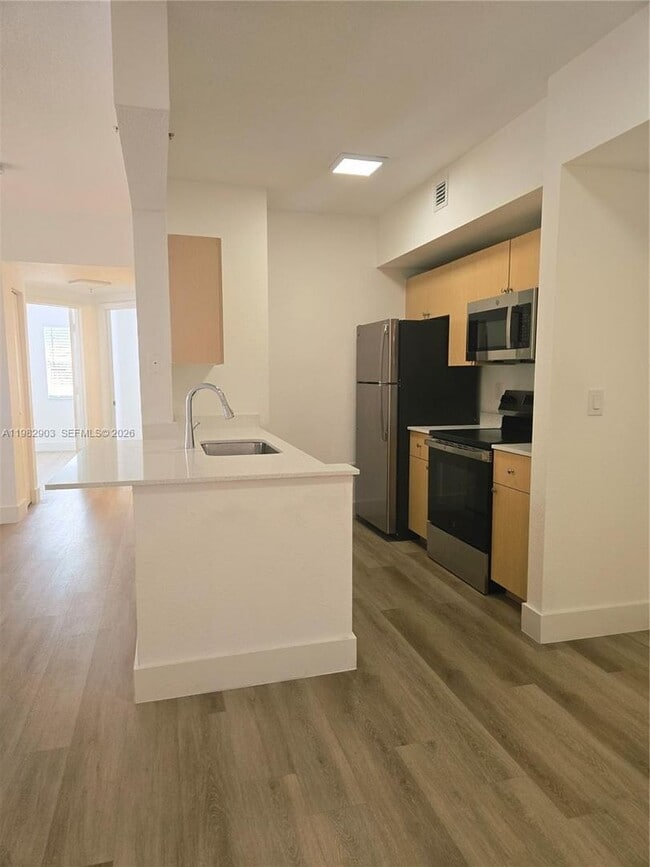 Building Photo - 2564 Centergate Dr