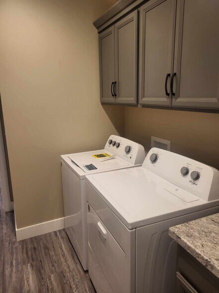 Building Photo - 2325 13th St