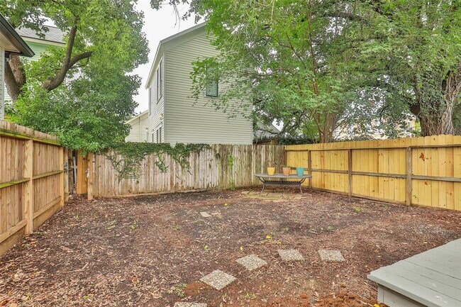 Building Photo - 2011 Decatur St