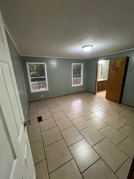 Building Photo - 286 Vestry Rd