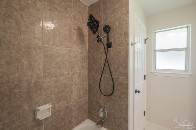 Building Photo - 5490 Oakmont Dr