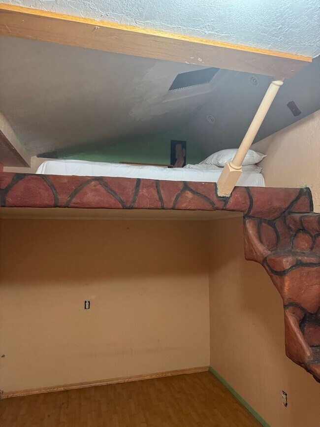 Building Photo - 29866 Carol Ave