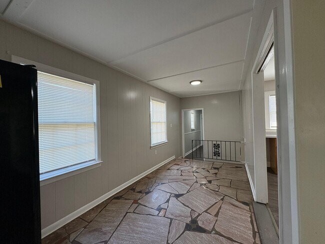 Building Photo - 2964 Carson Ave