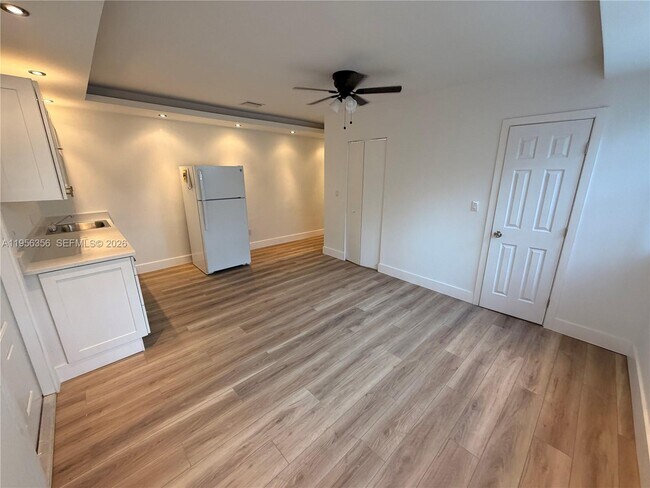 Building Photo - 10854 SW 141st Ln