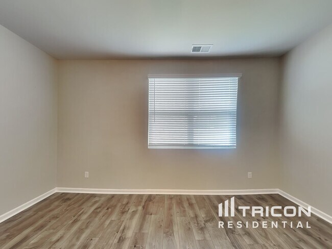 Building Photo - 4074 Beach Wy