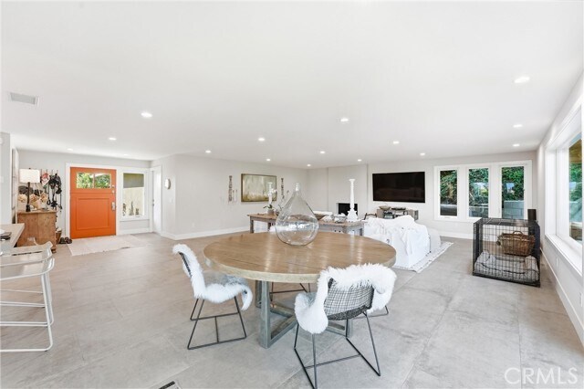 Building Photo - 3078 Zell Dr