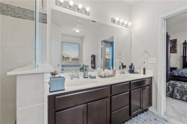 Building Photo - 8048 Bassano Dr