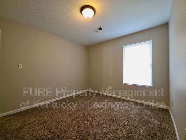 Building Photo - 280 Grinder Ct