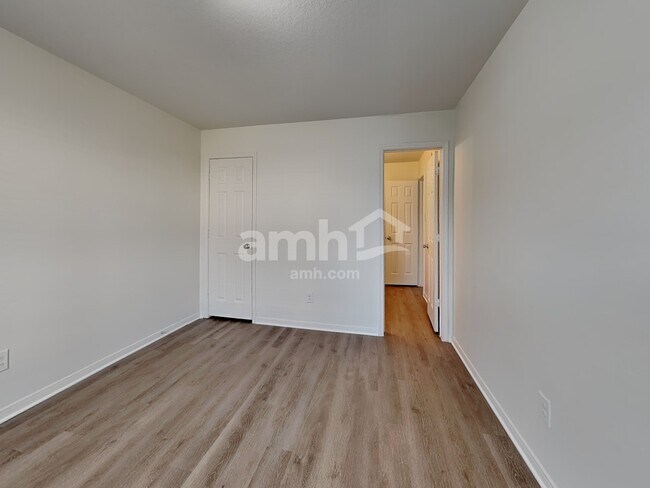 Building Photo - 16843 Blackberry Lily Ln