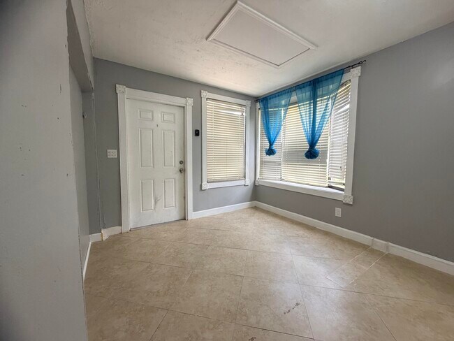 Building Photo - 8381 NW 28th Pl