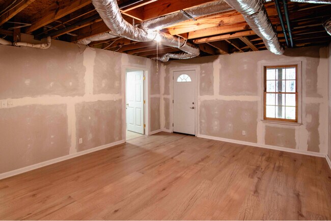 Building Photo - 1465 Rosewood Creek Dr