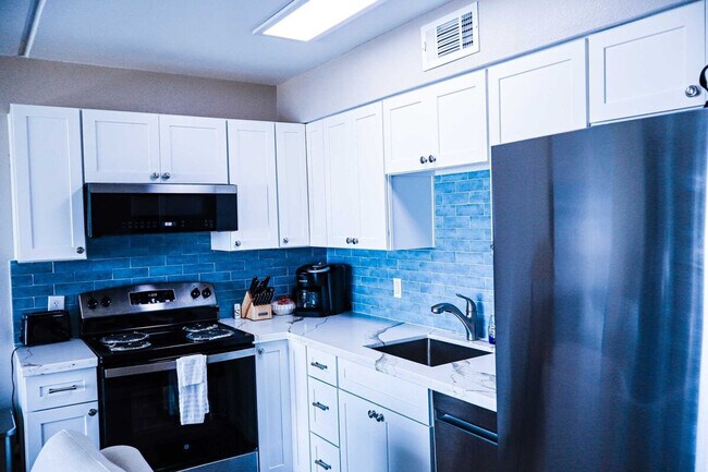 Building Photo - 5516 Gulf Blvd