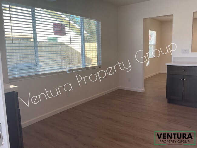 Building Photo - 841 S E St