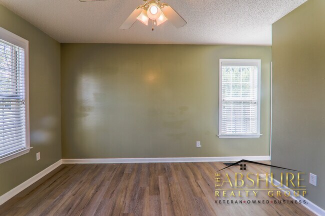 Building Photo - 7604 Lilly Pond Ln