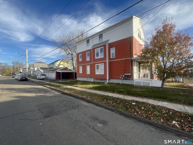 Building Photo - 209 Peck Ave