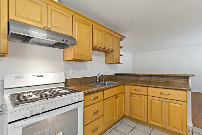 Primary Photo - 10582 Topanga Dr