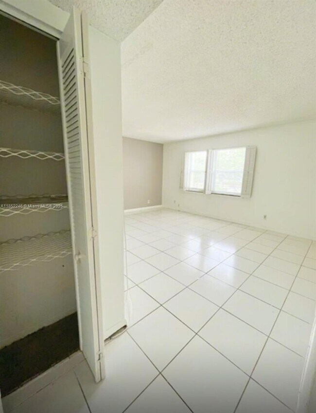 Building Photo - 3360 Spanish Moss Terrace