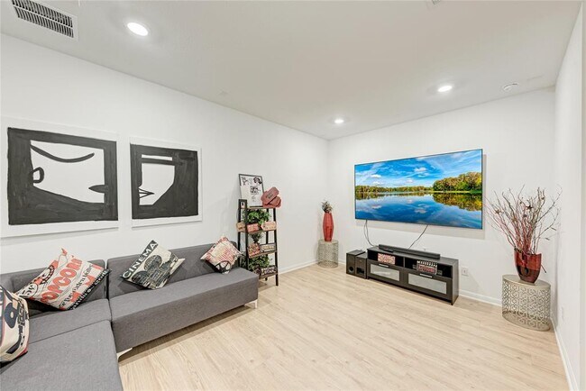 Building Photo - 5028 Olimpico Wy