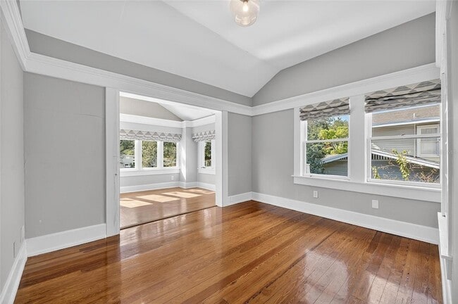 Building Photo - 3003 W Harbor View Ave