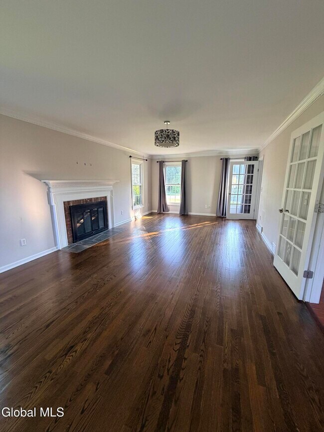Building Photo - 7 Fenway Ct