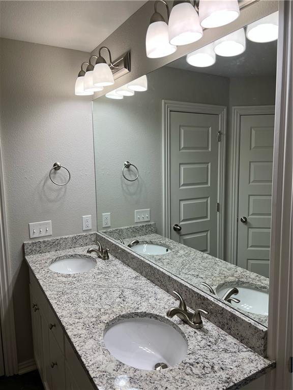 Building Photo - 508 Vista Del Valle St