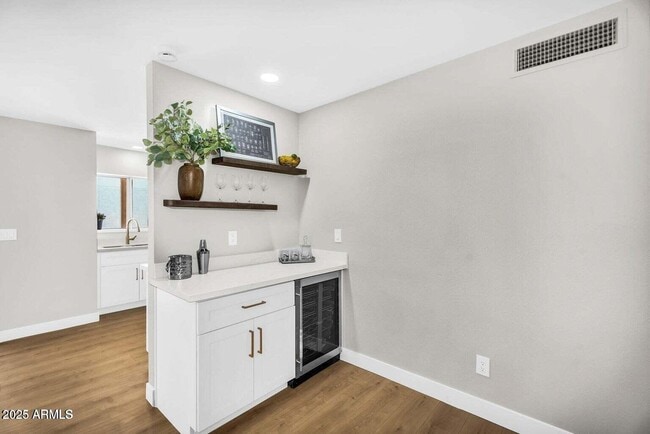 Building Photo - 25810 S Boxwood Dr