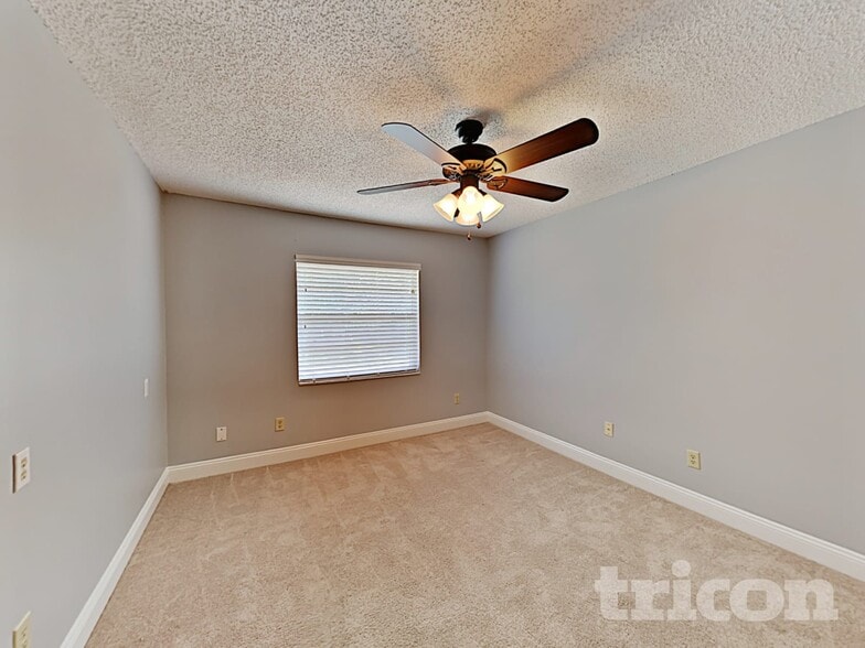 Building Photo - 1548 Silver Fox Cir