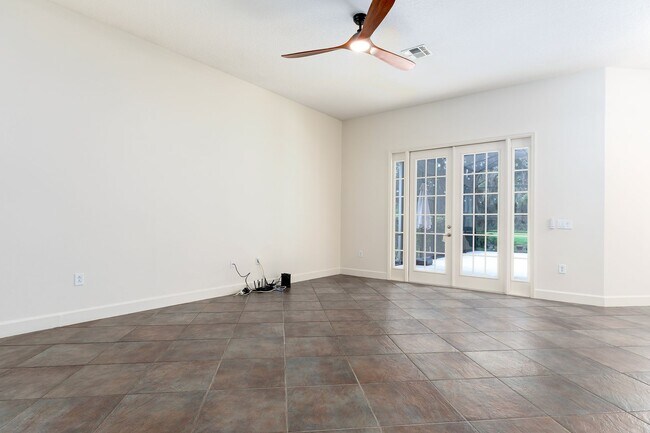 Building Photo - 3961 Knott Dr