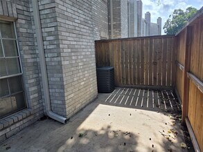 Building Photo - 3780 Tanglewilde St