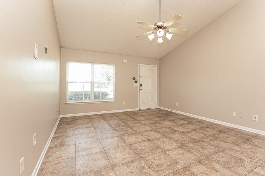 Building Photo - 165 Howard Woody Dr