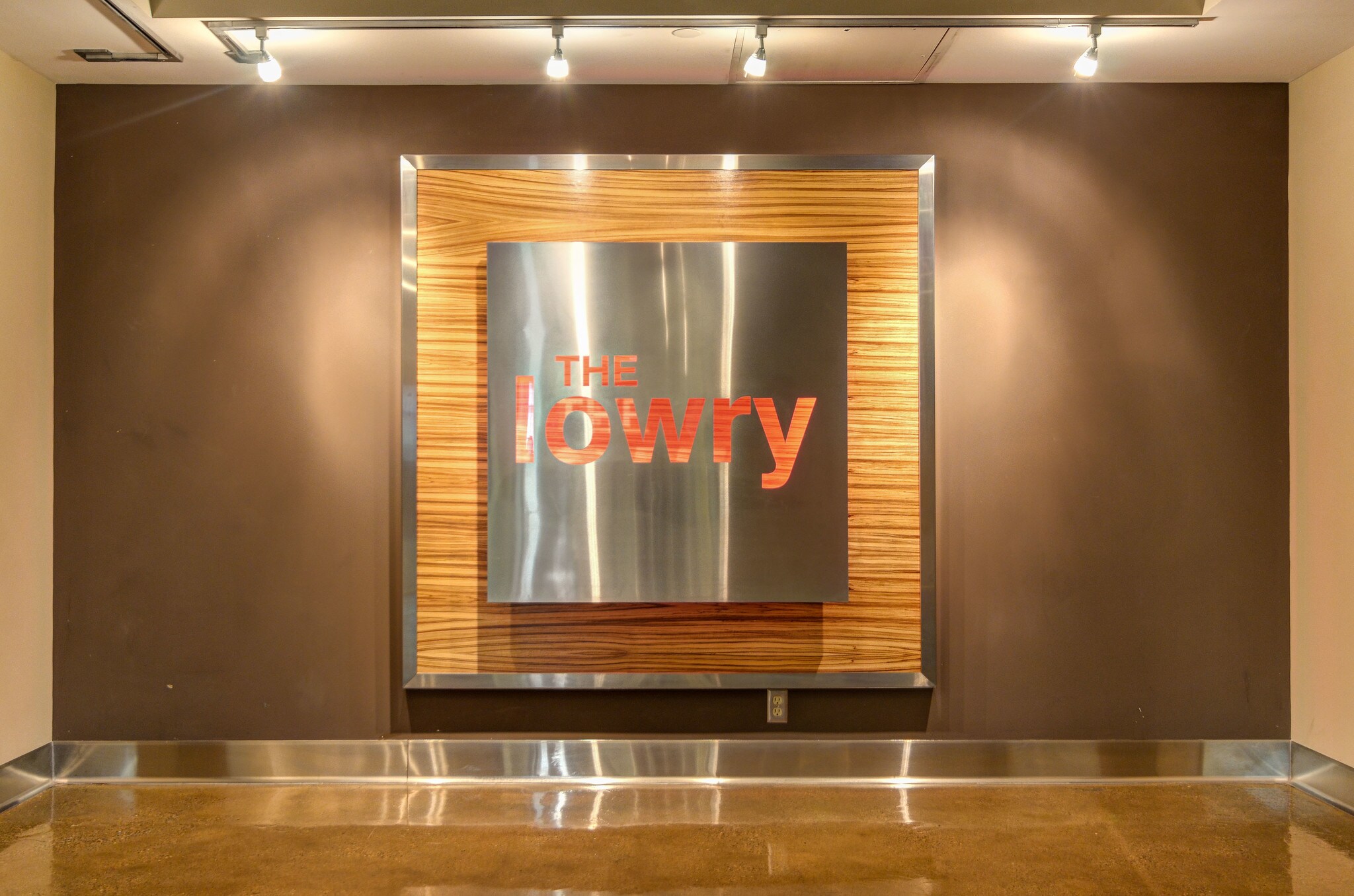 Building Photo - 350 St Peter St