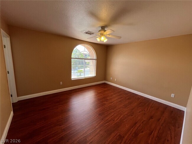 Building Photo - 11000 Pine Knolls Ct