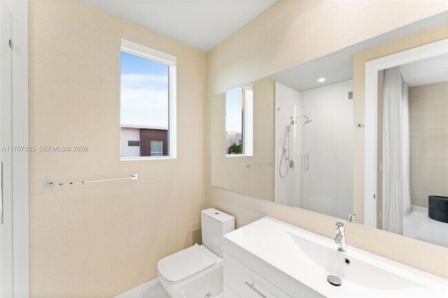 Building Photo - 10561 NW 67th Terrace