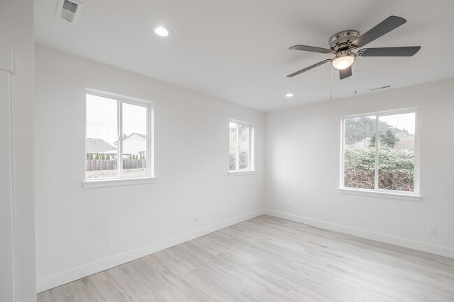 Building Photo - 2441-2443 Roll Tide Ct
