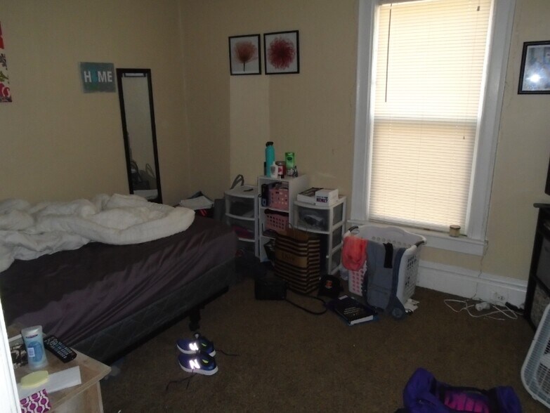 Building Photo - 209 Fuller Ave SE