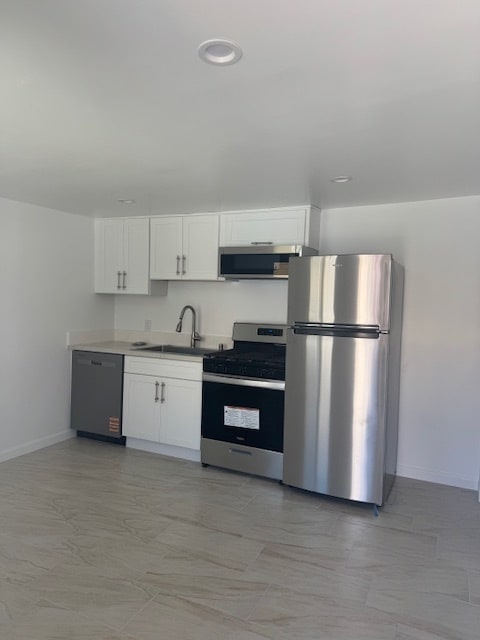 Building Photo - 230 W 43rd Pl