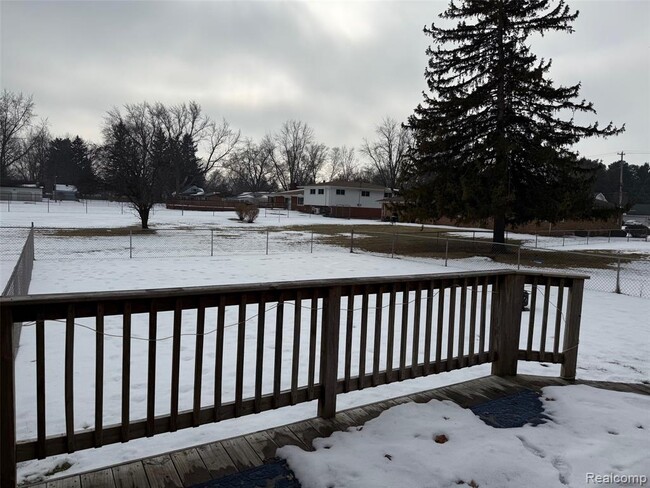 Building Photo - 6939 Alma Ct