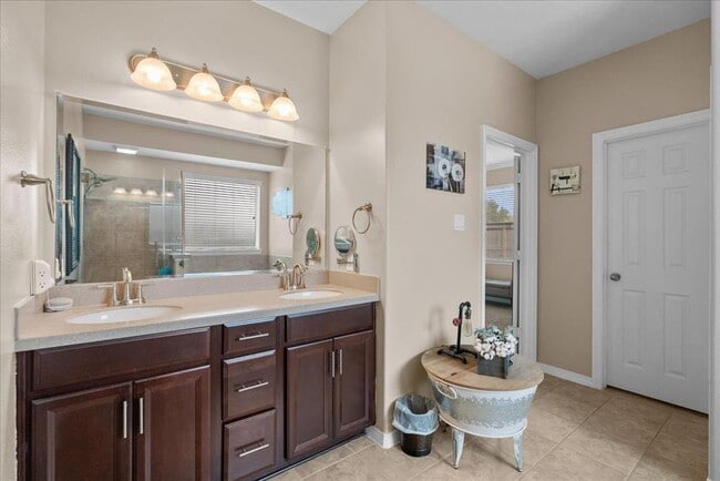 Building Photo - 2875 Torano Cir