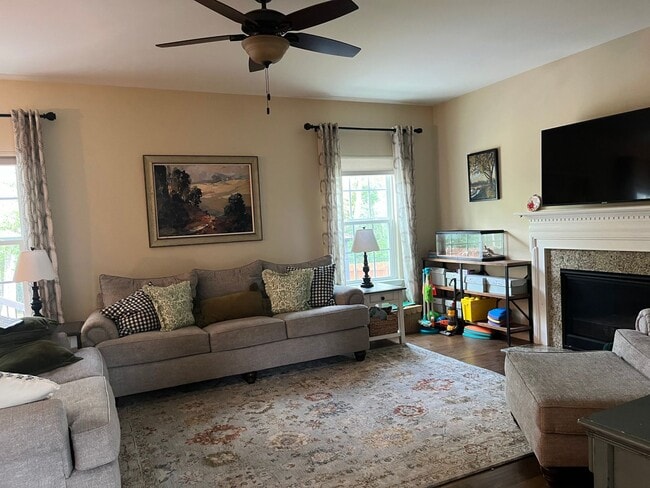 Building Photo - Beautiful 4-bedroom house in Baldwinsville